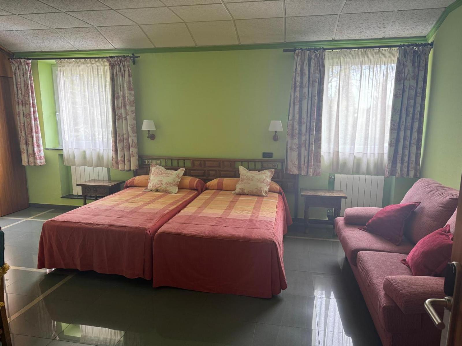 Real Hotel Guardo Bagian luar foto