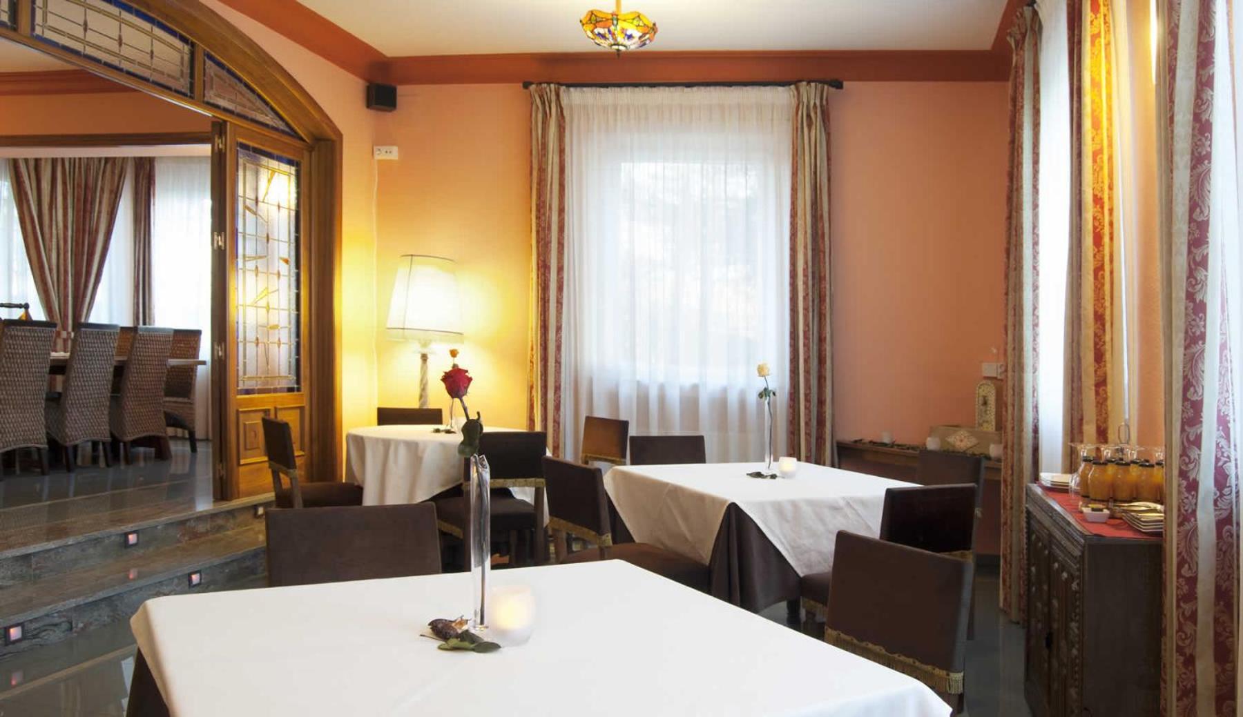 Real Hotel Guardo Bagian luar foto
