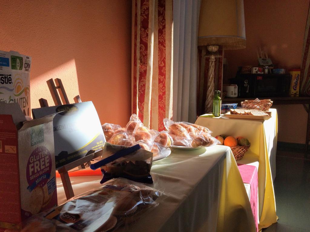Real Hotel Guardo Bagian luar foto